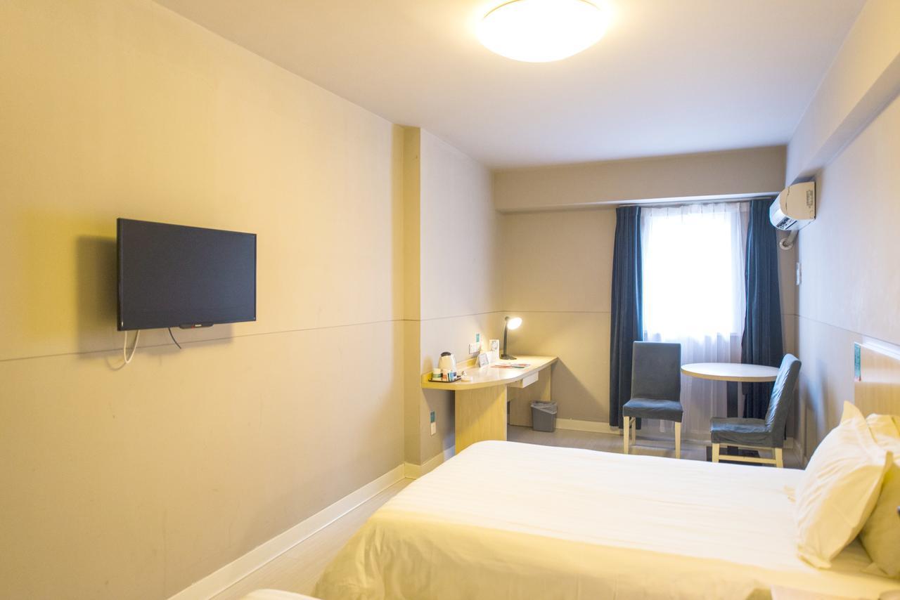Jingjiang Inn Shanghai Baoyang Pier Екстер'єр фото