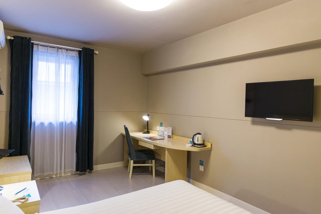 Jingjiang Inn Shanghai Baoyang Pier Екстер'єр фото