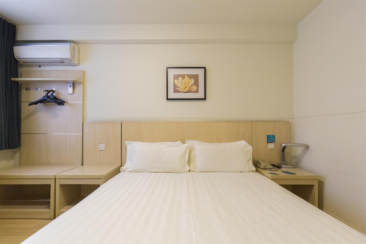 Jingjiang Inn Shanghai Baoyang Pier Екстер'єр фото