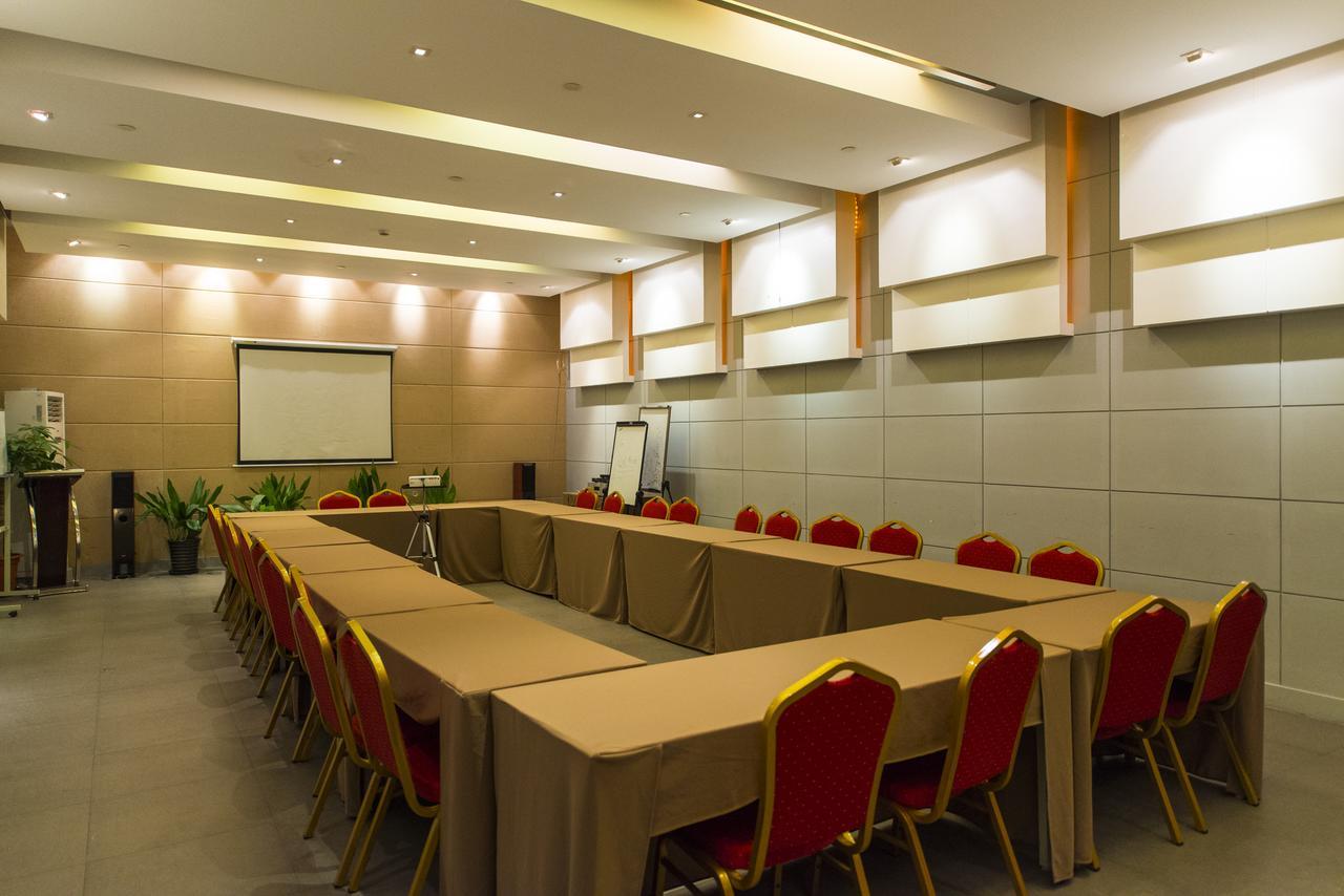 Jingjiang Inn Shanghai Baoyang Pier Екстер'єр фото