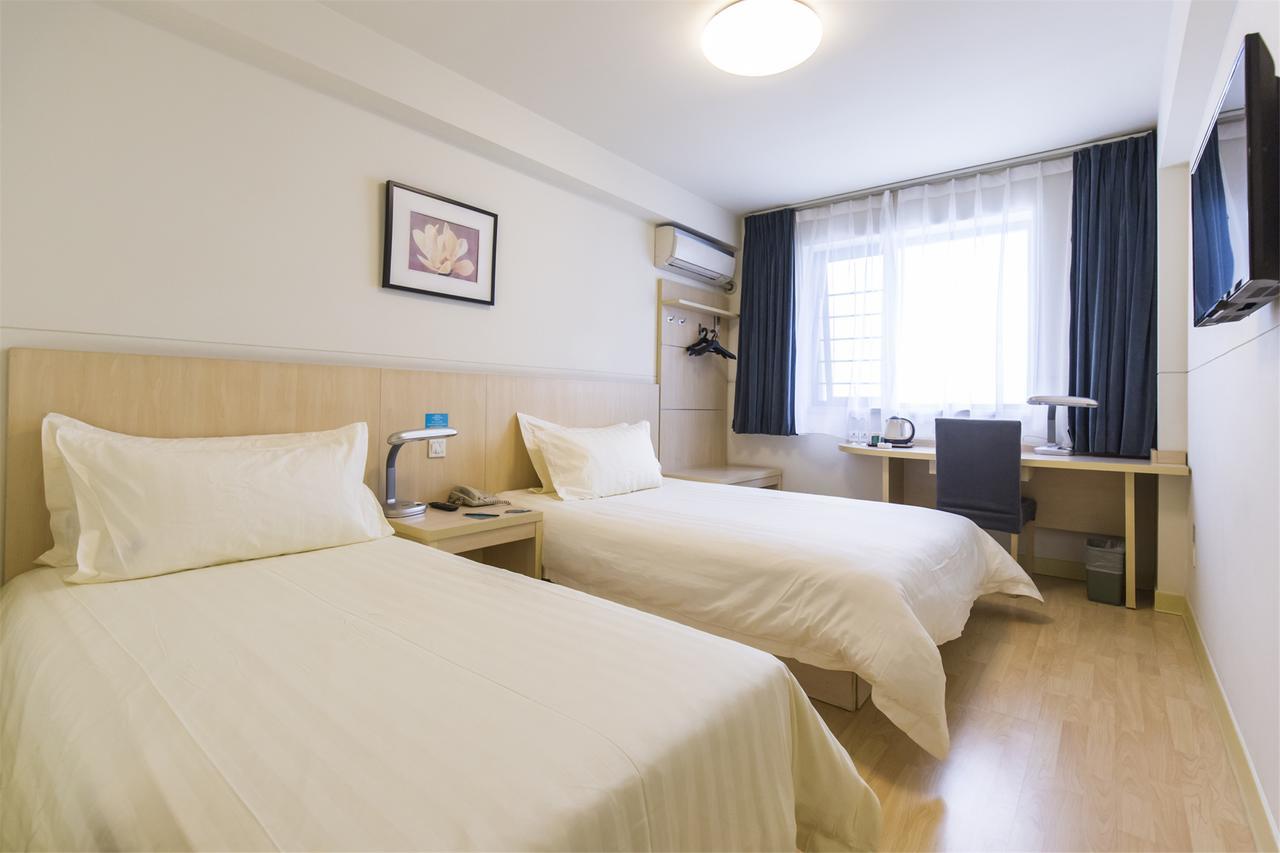 Jingjiang Inn Shanghai Baoyang Pier Екстер'єр фото