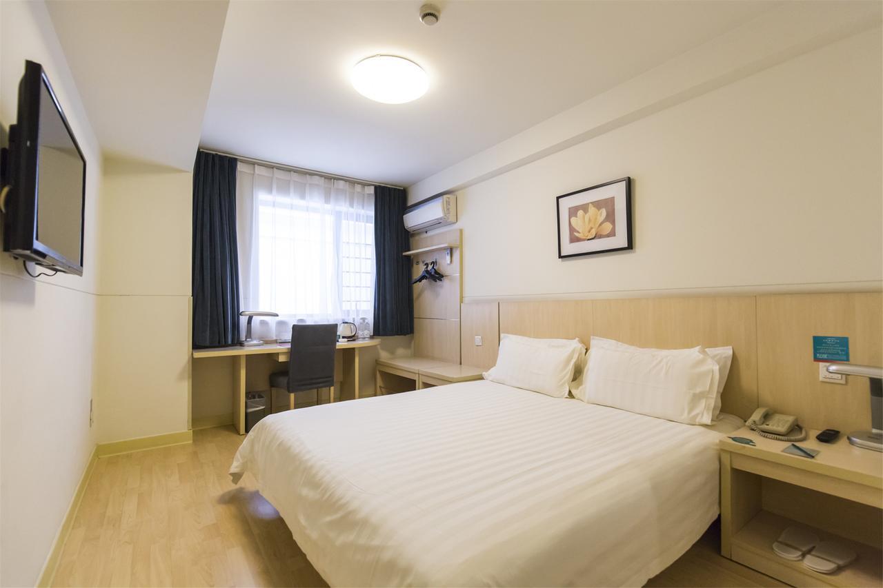 Jingjiang Inn Shanghai Baoyang Pier Екстер'єр фото