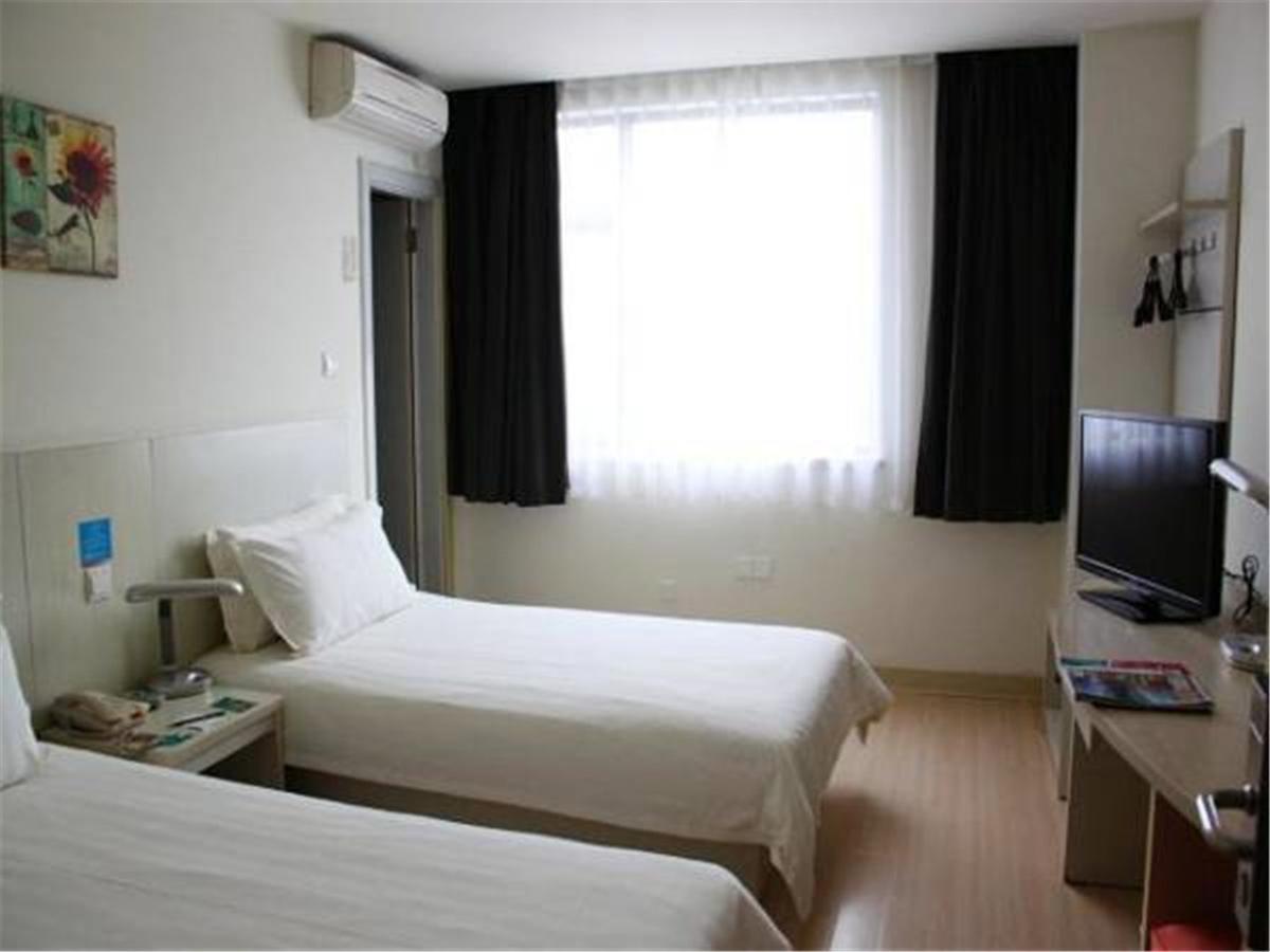 Jingjiang Inn Shanghai Baoyang Pier Екстер'єр фото