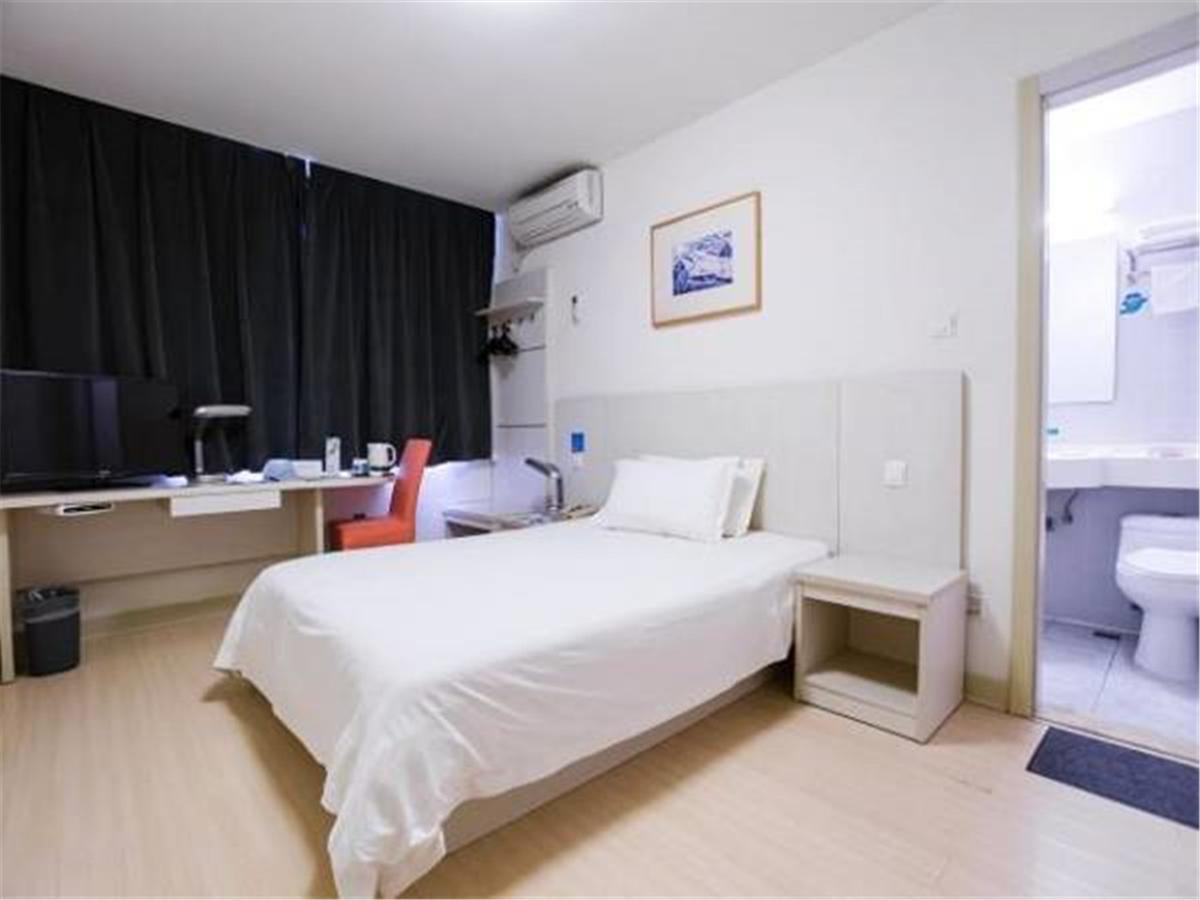 Jingjiang Inn Shanghai Baoyang Pier Екстер'єр фото